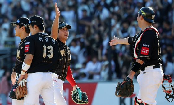 KT, 삼성 꺾고 4위 턱밑 추격