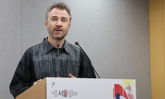 토마스 헤더윅 총감독, 작가·시민 협업한 작품 전시