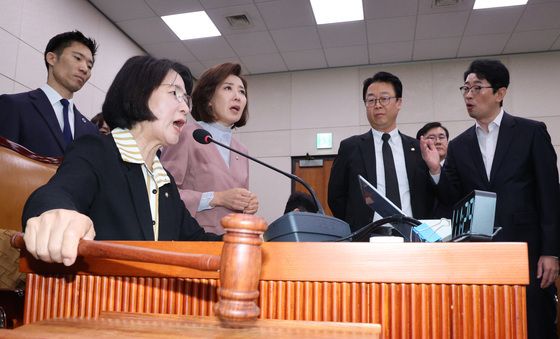 아수라장된 검찰개혁 청문회