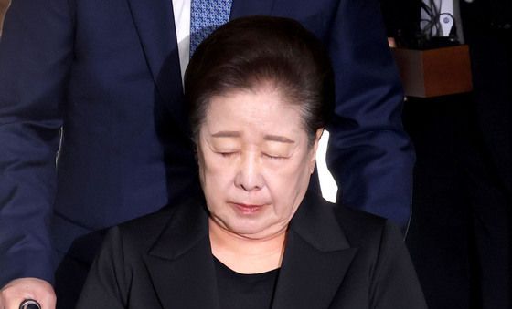 한학자 통일교 총재, 구속 갈림길