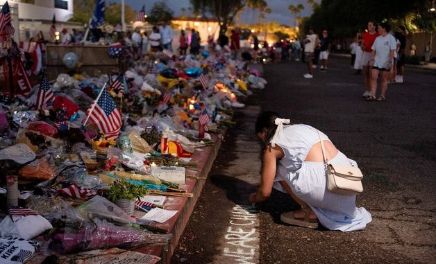 [포토] 찰리 커크 추모식 찾은 미국 시민들