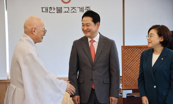 진우스님 예방하는 장동혁 국민의힘 대표