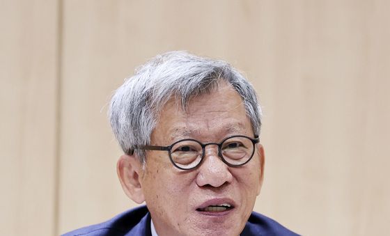 한국미술사 관련 신간 출간한 유홍준 국립중앙박물관장