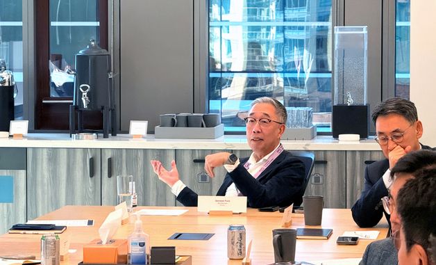 아마존 본사 방문한 박지원 두산그룹 부회장