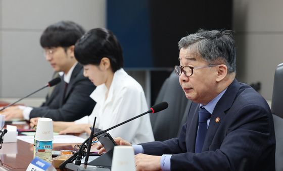 모두발언하는 유철환 국민권익위원장
