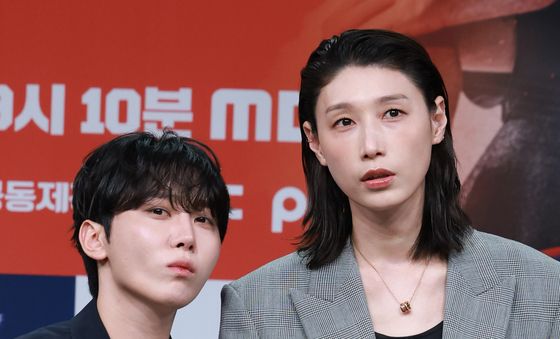 승관·김연경 '필승 원더독스' 매니저와 감독