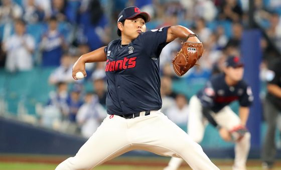 역투하는 롯데 박진