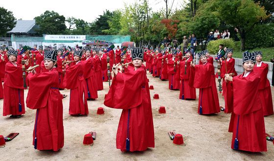 기품있는 팔일무
