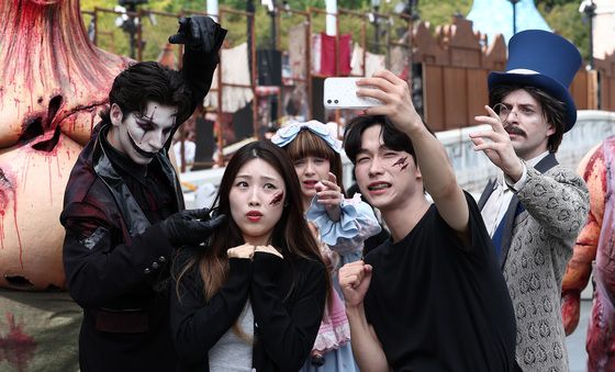 '오싹한 가을' 찾아온 롯데월드 어드벤처