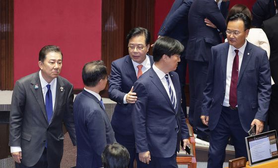 자리 돌아가는 여야 원내대표