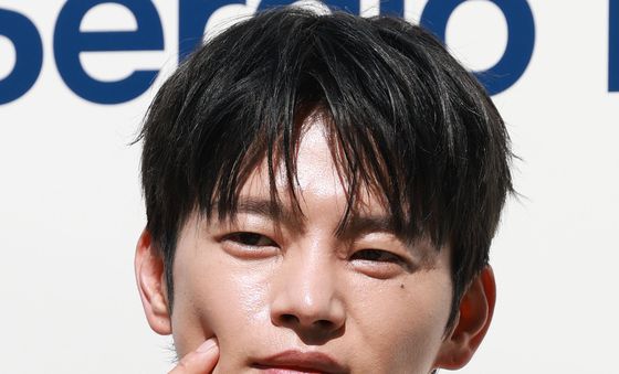 서인국, 볼 콕 남신