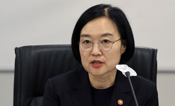 한성숙 장관 "중소기업과 소상공인의 자금난 해소를 위해 은행권 노력 필요"