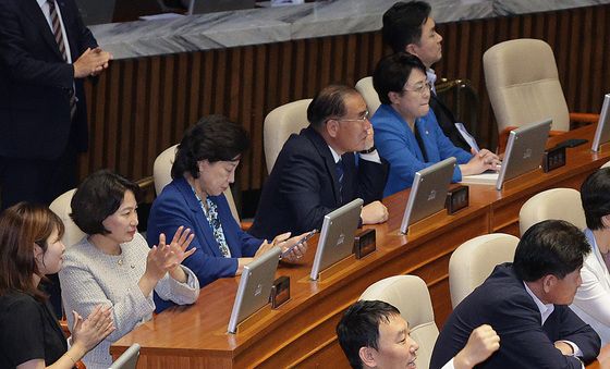 김용민 '정부조직법 통과 환호'