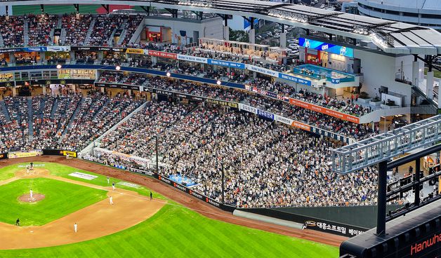 국내 최초 1200만 관중 돌파한 2025 KBO리그