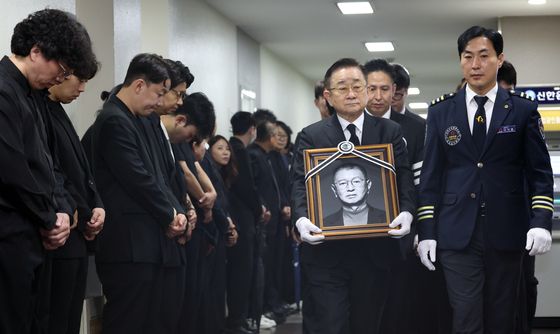 여의도서 열린 전유성 노제, 개그계 집결