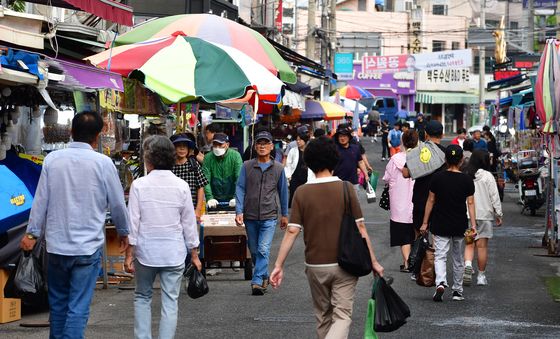 명절 앞두고 붐비는  전통시장