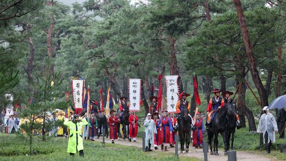 2025 정조대왕 능행차 공동재현 행사 수원구간 시작