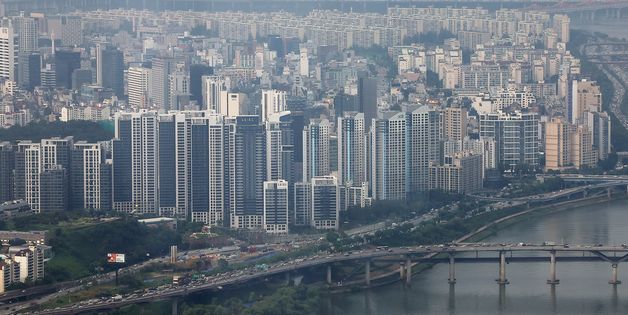 서울시, 한강변 아파트 19.8만채 짓는다… 정비사업 12년으로 단축