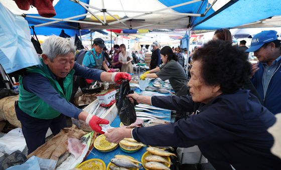 추석 앞두고 활기찬 모란민속5일장