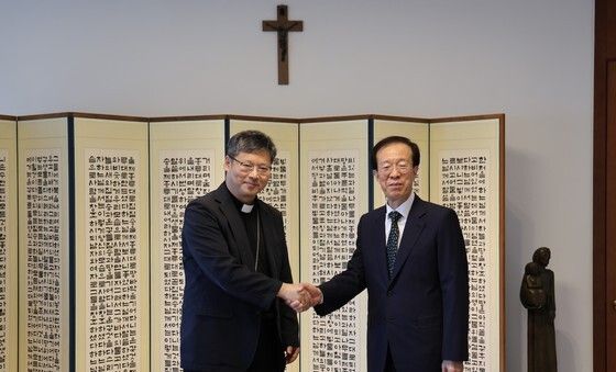 정순택 대주교, 이석연 국민통합위원장 접견