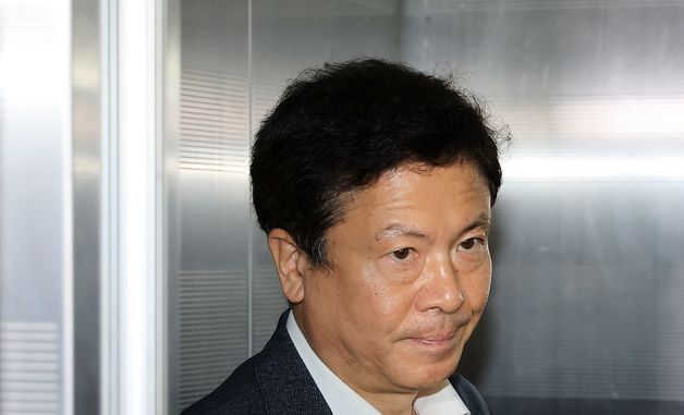 참고인 신분으로 특검 출석하는 전하규 국방부 대변인