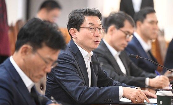 간담회 모두 발언하는 이억원 금융위원장