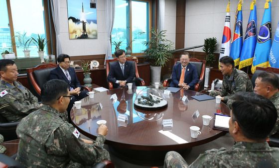 공군 미사일방서사령부 찾은 박일준 대한상의 상근부회장