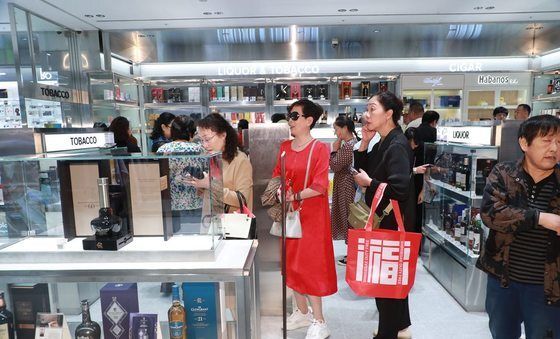 신세계면세점, 中 단체관광객 1500명 명동점 방문