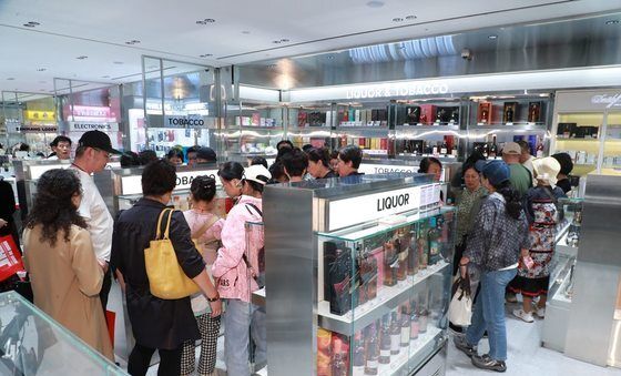 신세계면세점, 中 단체관광객 1500명 명동점 방문