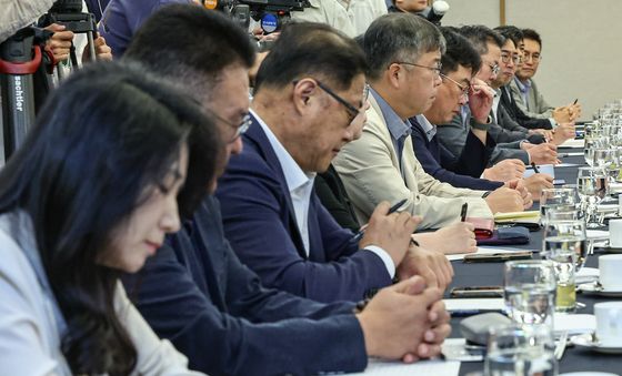 고용노동부 장관 발언 듣는 기업 인사·노무 담당 임원들