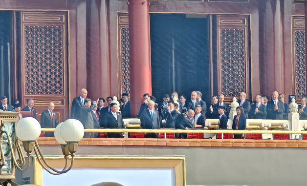 중국 전승절 80주년 행사 망루에 선 시진핑과 김정은