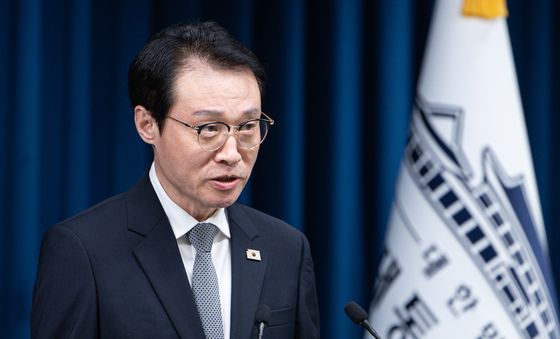 이규연 홍보수석, 李대통령 100일 기자회견 관련 브리핑