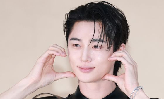 변우석, 선물 같은 하트