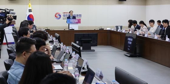 기자간담회 갖는 이석연 국민통합위원장