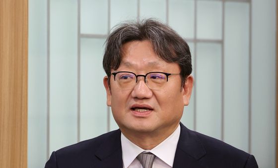 축사하는 권기섭 경사노위 위원장