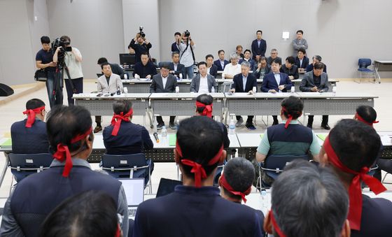 경기 버스노사 최종 조정회의…"결렬 시 10월 1일 첫 차부터 멈춘다"