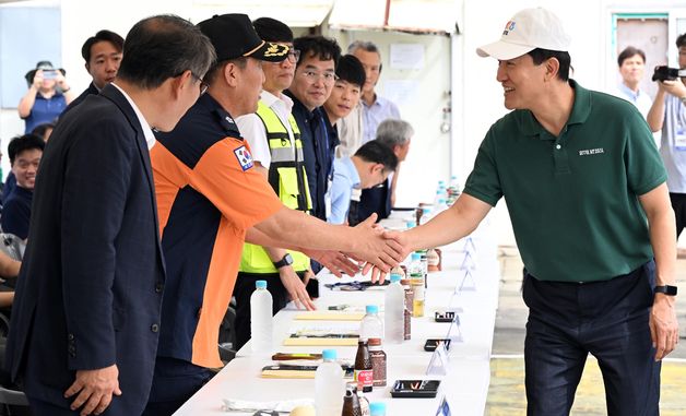 오세훈 시장, 전동차 화재안전 시연회 참석