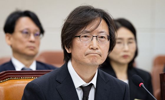 '상습 체납' 질의 듣는 주병기 공정위원장 후보자