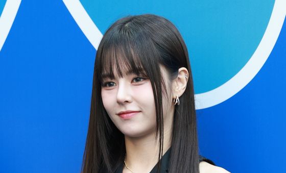 에버글로우 이유, 인형