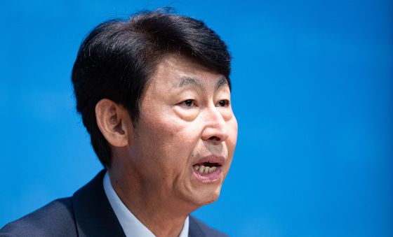 이훈기 민주당 의원, SKT 위약금 면제 연장 불수용 규탄 기자회견