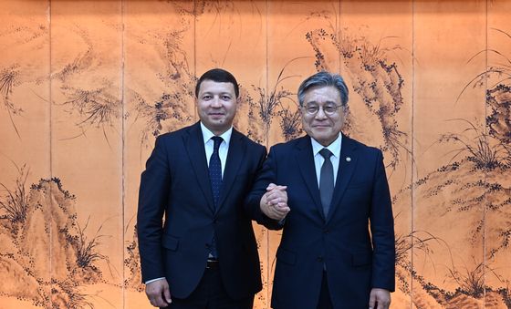 국가유산청장, 키르기즈 공화국 문화정보청년정책부 장관과 환담