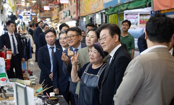 이재명 대통령, 용현시장 방문