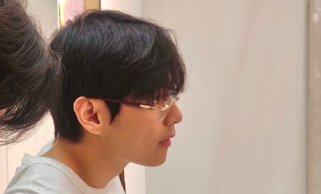 프리즈서울 찾은 방탄소년단 뷔