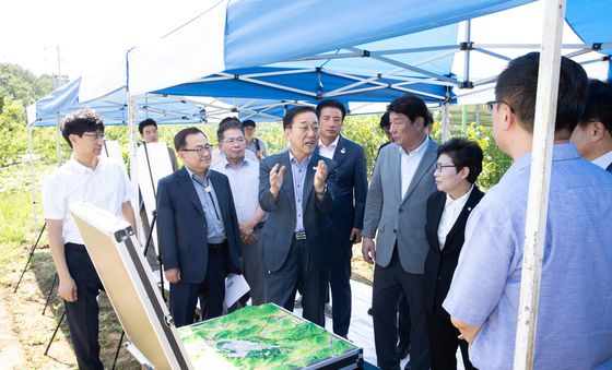 김윤덕 장관, 대구경북통합신공항 예정지 현장 방문