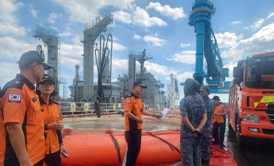 급수지원 활동 격려하는 소방청 차장