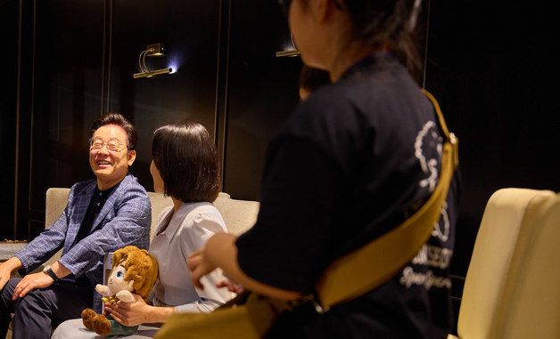 미소 짓는 이재명 대통령