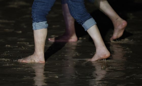 맨발로 즐기는 산책