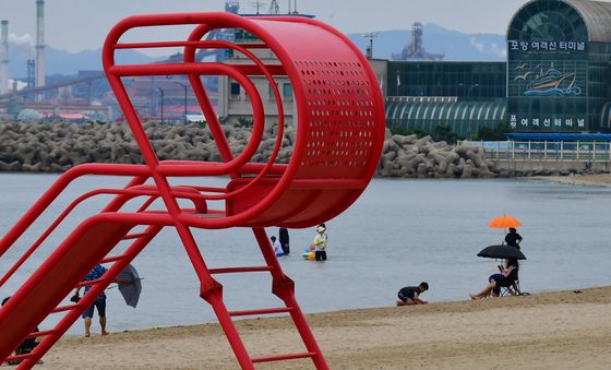 끝나지 않은 여름