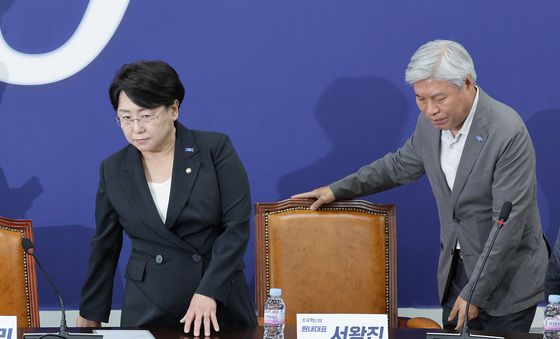 성비위 그림자 드리운 조국혁신당