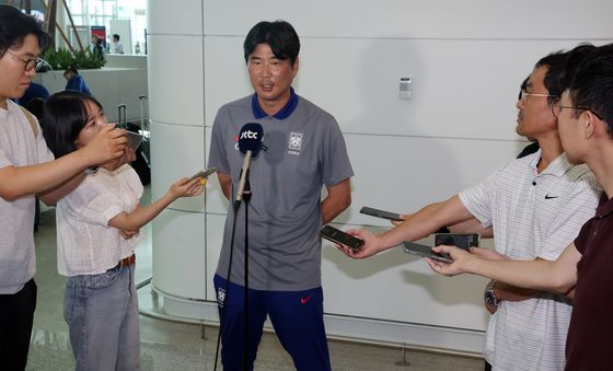 각오 밝히는 이창원 감독